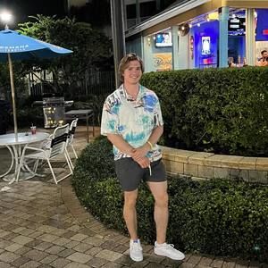 Meet your Posher, Adam